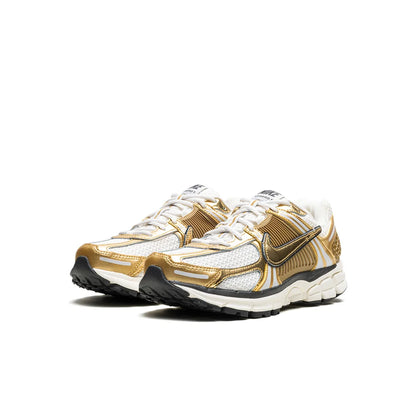 Nike Zoom Vomero 5 'Metallic Gold'