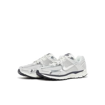 Nike Zoom Vomero 5 'Photon Dust Metallic Silver'